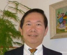 PhD 博士,62岁,5-8“,145磅,公民,好看,离婚,