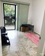 大学点两房一厅1600长租