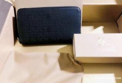 $330 出一个全新 burberry 钱包