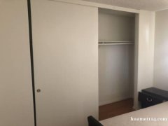 房屋位于Alhambra.有两室两浴公寓分租其中一室一浴，