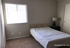 此独立House位于北Fontana。交通便利，近210&a