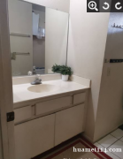 独栋Town House，房间室内面积约130 square