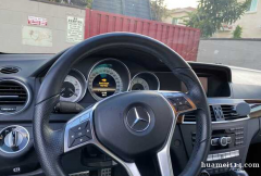 换车卖车，2013年红色奔驰C 250 ，女生车主爱惜车，车