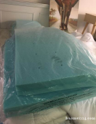 大小尺寸海棉床垫出售四十元起，有单人与双人各种尺寸，有二寸厚