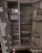 带制冰功能的冰箱，工作正常，状态良好，内件全，插电即可使用。