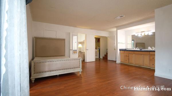 蒙市独卫套间带院子带衣帽间带一个独立小厨房,年租,1500/ 蒙市独卫套间带院子带衣帽间带一个独立小厨房,年租,1500/