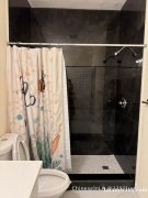 罗兰岗好风水房。独立出入,拎包入住。一室一厅一卫。交通方便,