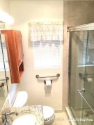 出租房间带卫浴 柔似蜜 超市旁 Valley Blv上 干净