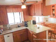 出租房间带卫浴 柔似蜜 超市旁 Valley Blv上 干净