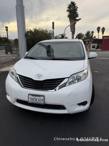 一手无事故2014年丰田赛纳$8999 一手无事故2014年丰田赛纳$8999