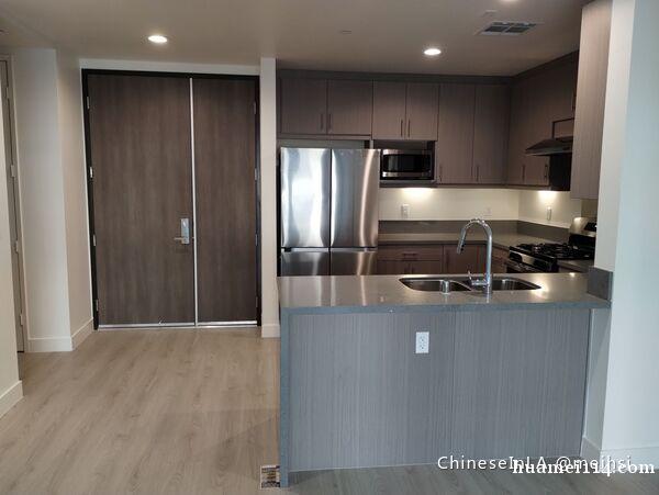 ALHAMBRA 市中心2025 全新 二房2.5浴豪华公寓 ALHAMBRA 市中心2025 全新 二房2.5浴豪华公寓