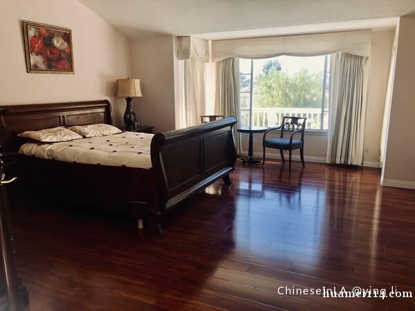 罗兰岗有24小时警卫 豪华社区独栋房 房间分租 罗兰岗有24小时警卫 豪华社区独栋房 房间分租