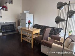 Fontana 一楼雅房出租，里面有单独卫生间和淋浴间