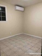 全新装修独立出入两房一厅一厨一卫