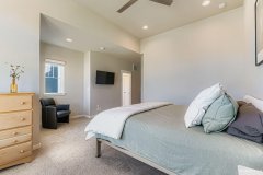 寻一位细心的女士，帮忙照看居家环境