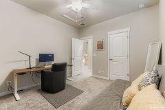 寻一位细心的女士，帮忙照看居家环境