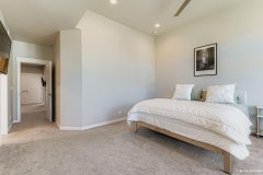 寻一位细心的女士，帮忙照看居家环境