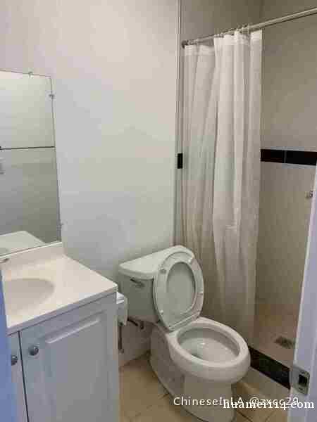 罗兰岗全新装修 独立出入套房出租 罗兰岗全新装修 独立出入套房出租